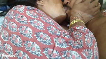 Bhabhi Asliku Mengajariku Bercinta Tanpa Izin. Video Lengkap Bahasa Hindi