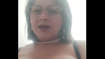 Video Yang Ibu Tiriku Kirim Ke Para Kekasih Gelapnya