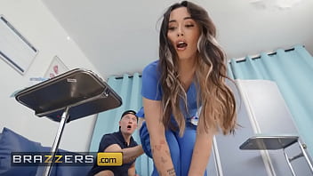 Perawat Seksi Aria Lee Dan Lulu Chu Manfaatkan Privasi Ruang Periksa Untuk Ambil Sampel Sperma Dari Zac Yang Beruntung – Brazzers