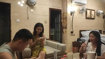 Gadis Tionghoa Yang Sangat Modis, Terlihat Awet Muda Dan Menggoda