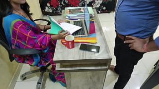 Gadis India Seksi Digoyang Oleh Office Boy Dengan Audio Hindi