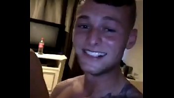 Corey Glazier Kembali Ke Thailand Untuk Petualangan Panas