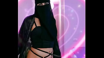 Mianiqab Yang Menggoda, Gaya Arab Muslim Dengan Hijab Seksi Yang Bikin Panas