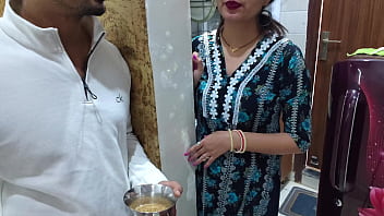 Bade Dudh Wali Paros Ki Bhabhi Ko Chini Mangne Ke Bahane Chod Diya (hindi Audio)