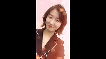 Analis Keuangan Terkenal Asal China, Dorrit Yaqi, Dengan Penuh Gairah Menghisap Batangku