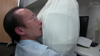 Stoking Nafsu Di Kantor Ala Jepang