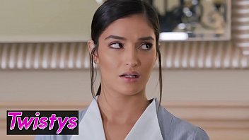 Gadis-gadis Yang Bermain – India Summer Dan Emily Willis Tunduk Dalam Kenikmatan – Twistys