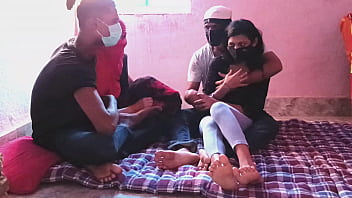 Pasangan Swinger India Tukar Istri Untuk Beraksi Empat Orang, Video Seks Desi Yang Menggoda
