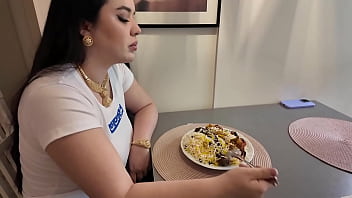 Adik Tiri Turki Bergoyang Setelah Makan Siang, Digoyang Kakak Tiri – Video Amatir Panas