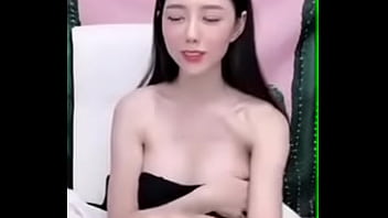 台湾直播主打赌失手意外走光