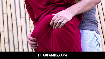 Istri Muda Arab Berhijab Kira Perez Selingkuh Dengan Pelatih Pribadinya