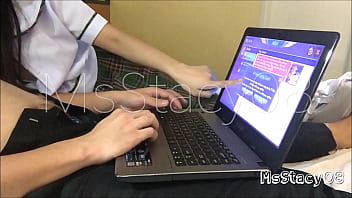 Sesi Game Online Bareng Teman Sekelas Berujung Panas Di Ranjang
