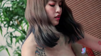 Gadis Tiongkok Nakal Menggoda Pria Gemuk Dengan Nafsu Membara.