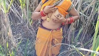 Gadis Desa India Yang Menggoda Di Alam Terbuka