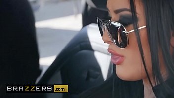 Katrina Jade Dan Xander Corvus: Gila-gilaan Di Mobil Dengan Adegan Panas
