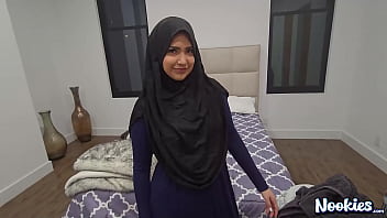 Maribel Berhijab Yang Menggoda Dalam Adegan Panas Pov