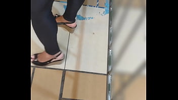 Menggoda Madura Berpantat Besar Di Jalanan Lima