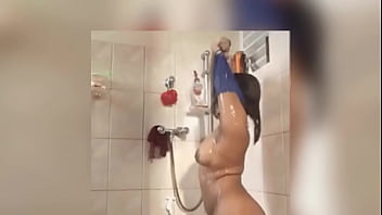 Koleksi Terbaru Mandi Ala Desi Yang Menggoda