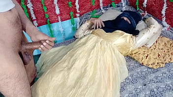 Paha Mulus Pengantin India Dalam Gaun Kuning Dihardfuck Ganas Sama Cowok Berotot