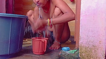 Bhabhi Seksi Dari Desa India Yang Memikat Hati