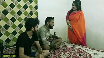 Malam Panas Malkin Bibi Bersama Dua Pemuda, Adegan Ranjang Seru Dengan Audio Hindi Jernih.