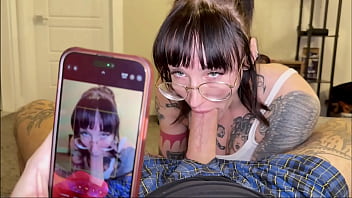 Kakak Dan Adik Tiriku Temukan Foto Mesra Orang Tua, Lalu Mereka Tiru Dengan Lebih Hot