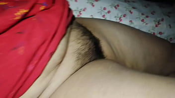 Bibi Desi Yang Seksi Lagi Merawat Bulu Kemaluannya Yang Lebat