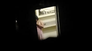 Desi Bhabhi Yang Panas, Pussy-nya Basah Dan Siap Untuk Dimainkan