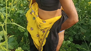 ममत को सरसों के खेत में पाकर पति ने ज़ोरदार चुदाई की, आवाज़ें खुले मैदान में गूंज उठीं