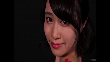 Gadis Cantik Dengan Payudara Imut Dalam Balutan Gaun Merah Seksi Menggoda Dengan Pose Nakal!