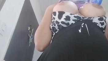 Arab Muslimah Seksi Berjilbab Tunjuk Pantat Dan Squirting Di Webcam Demi Uang, Melawan Ajaran Agama