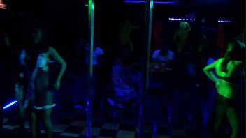 Menggoda Di Enu Bar, Subic Olongapo Filipina