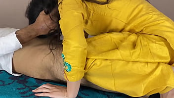 Pijat Penuh Nafsu Dengan Paman Berkelamin Besar Untuk Bibi India Yang Bergairah
